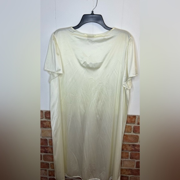 Vintage Vanity Fair sheer ivory nightgown size XXL - Picture 2 of 6